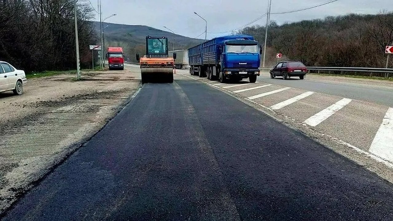 Главная картинка новости: Масштабная реконструкция дорог в Новороссийске начнется уже в 2025 году