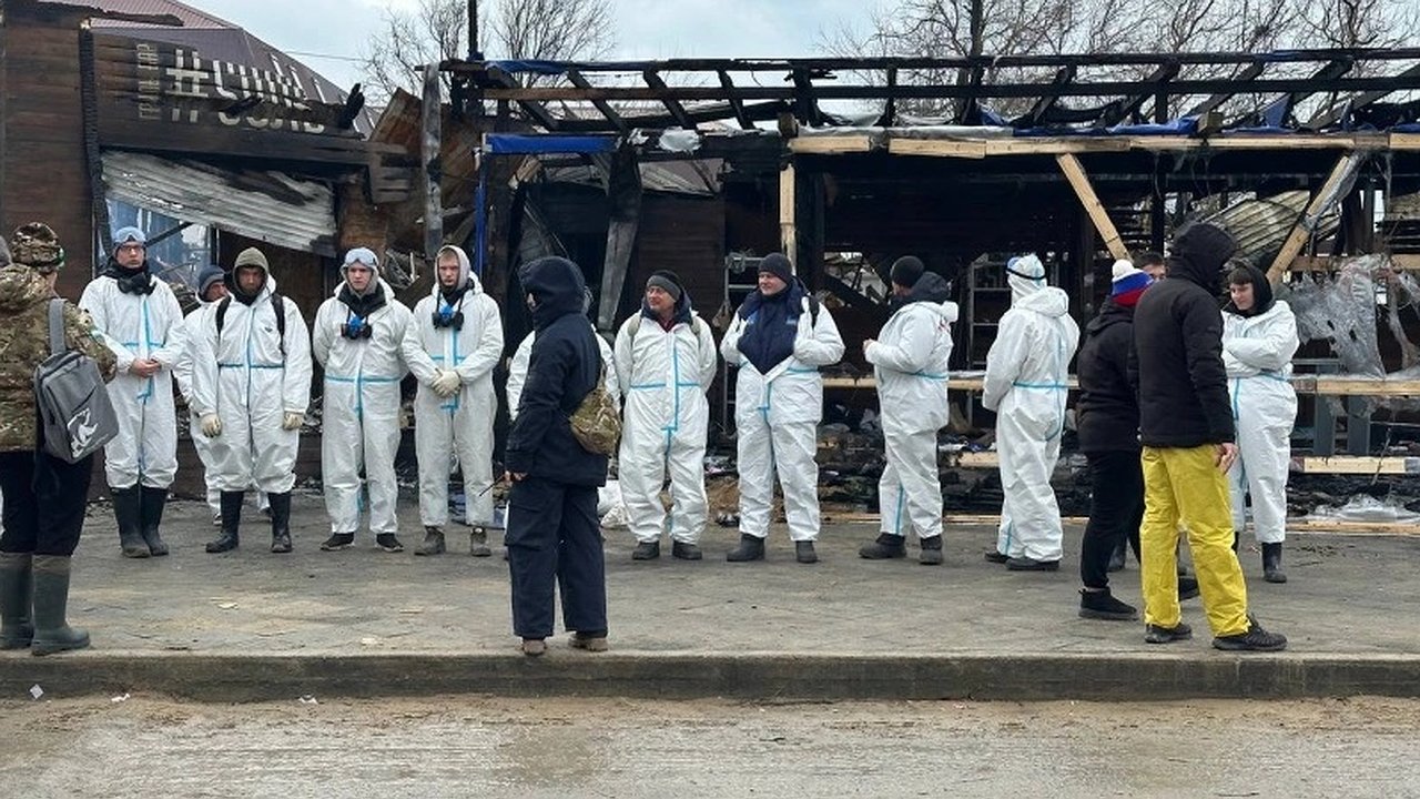 Главная картинка новости: Пожар в станице Благовещенской: утрата гуманитарной помощи и эвакуация волонтеров