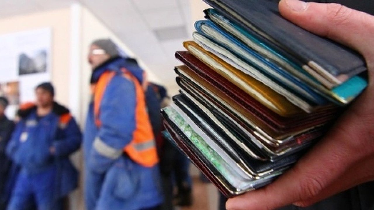 Главная картинка новости: Новороссийск: мужчине назначили условный срок и штраф за организацию незаконной миграции