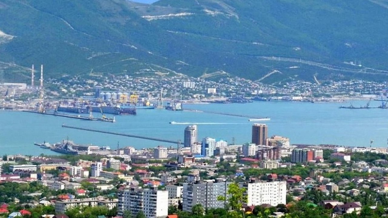 Главная картинка новости: Новороссийск продолжает привлекать жителей из крупных городов и северных регионов России