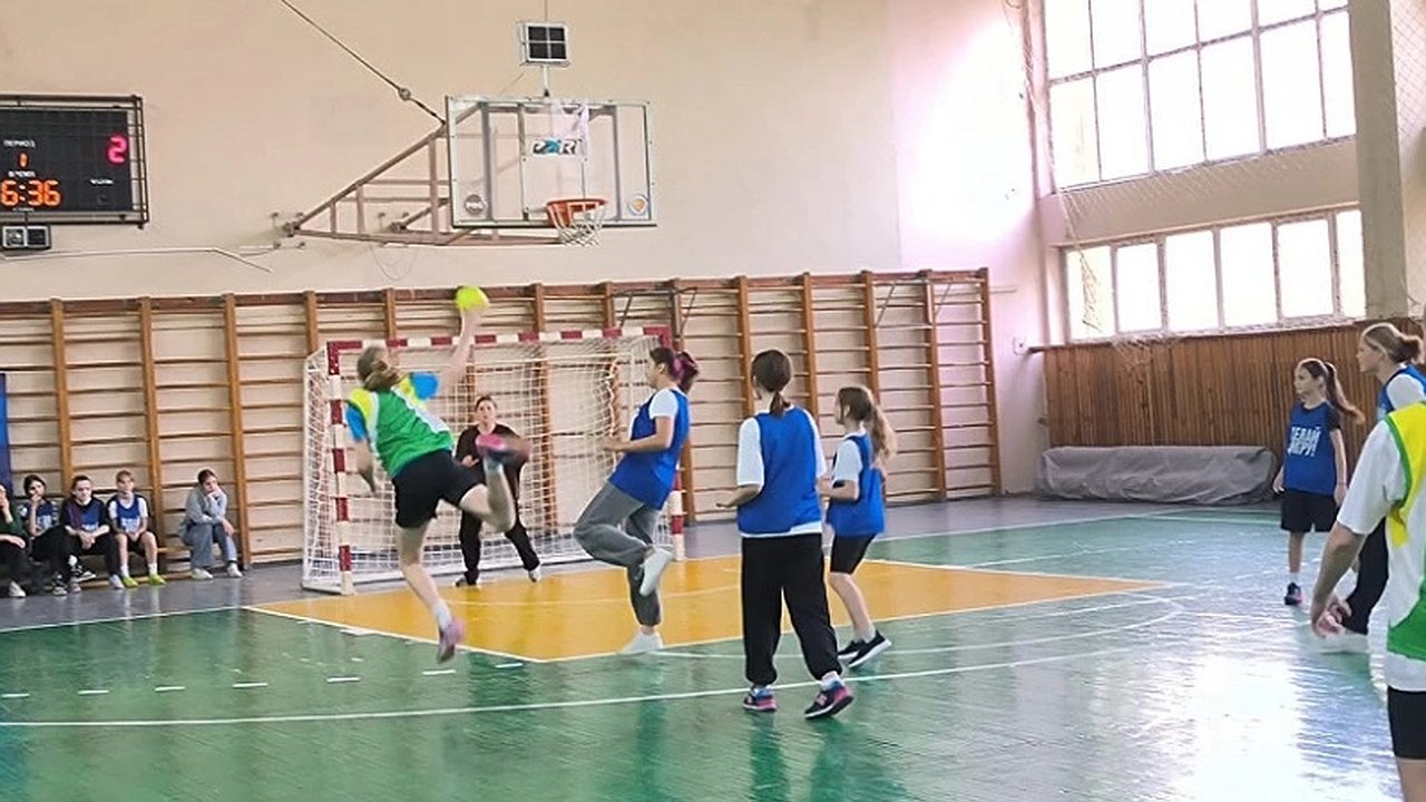 Главная картинка новости: В Новороссийске запланирован ремонт спортивного зала Дворца творчества детей и молодежи