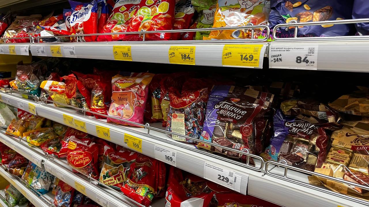 Главная картинка новости: Отрава в красивой обертке: в Роскачестве назвали худшие конфеты - ни в коем случае их не покупайте