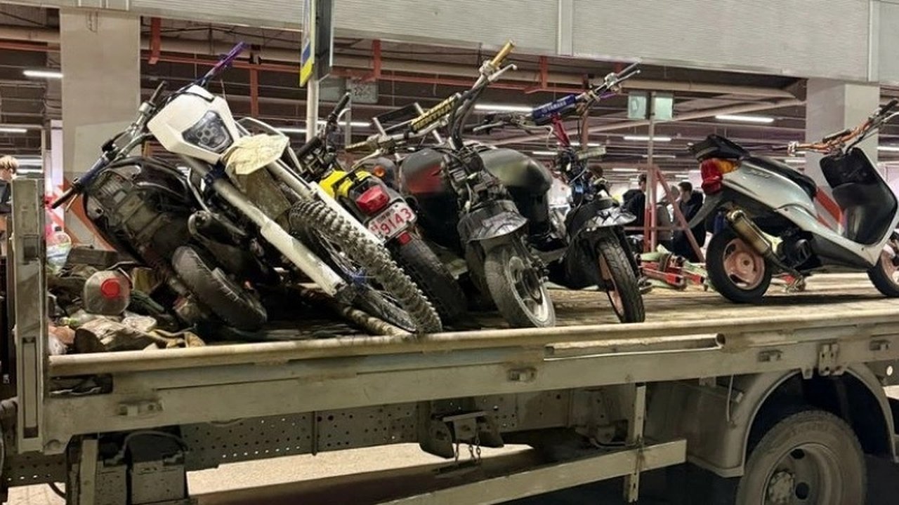 Главная картинка новости: Массовый заезд подростков на мопедах и мотоциклах в Новороссийске: проблемы и меры реагирования