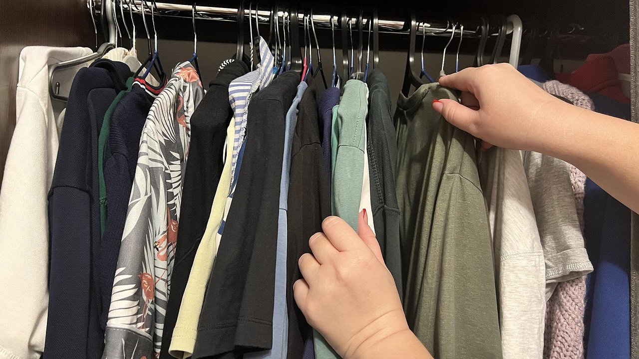 Главная картинка новости: Кладу эти 3 вещи в шкаф и забываю о запахе: одежда всегда благоухает свежестью и приятным ароматом