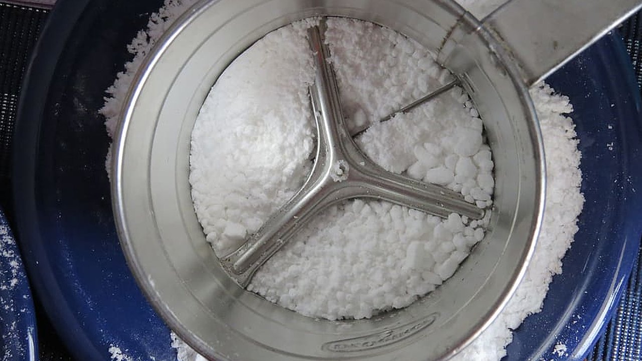 Главная картинка новости: Пыль, а не мука: Роскачество назвало 5 брендов пшеничной муки, которую лучше не брать