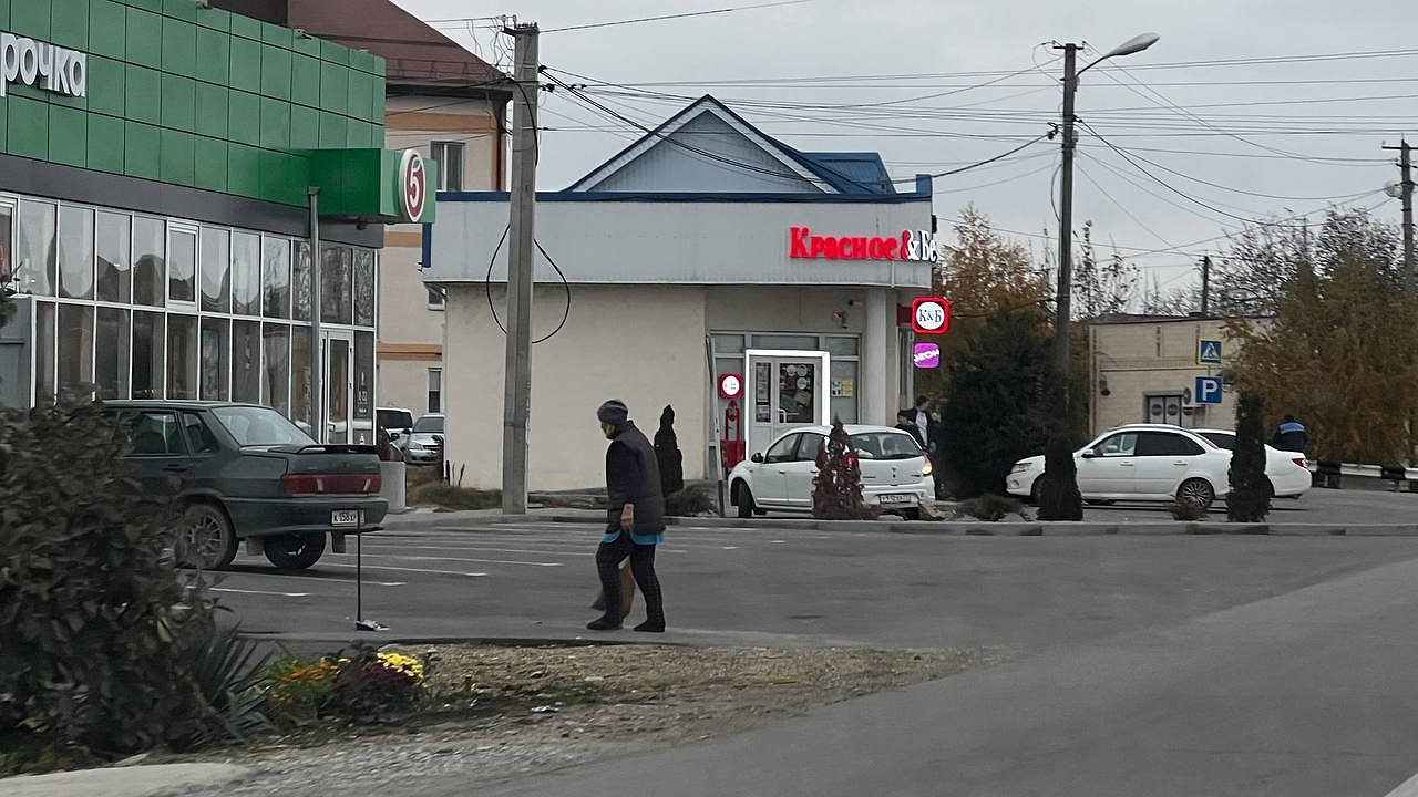 Главная картинка новости: Россиян, кто ходит в "Пятерочку" и ""Магнит", ждёт неожиданное изменение: предупредил эксперт