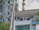 Оперативная помощь: мужчину, упавшего с балкона, успешно спасли медики и спасатели в Новороссийске