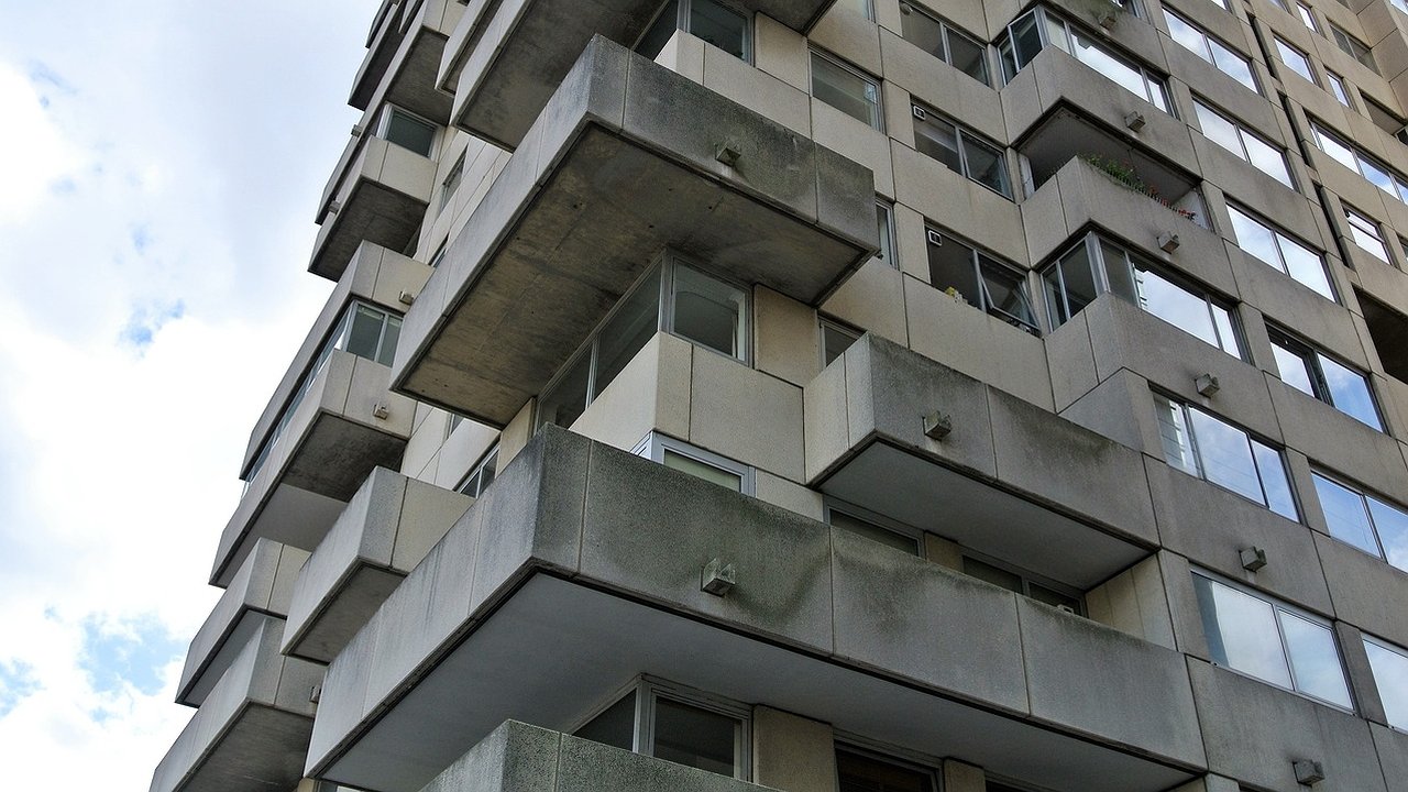 Главная картинка новости: Жилье могут выдать вне очереди – эксперты рассказали, кто в списках