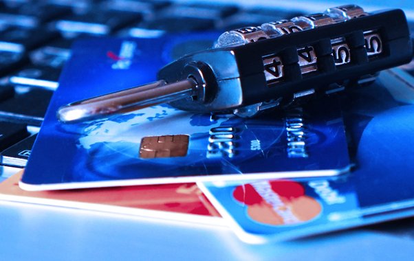 Для тех кто оставляет деньги на карте. С завтрашнего дня Сбербанк предупредил всех своих клиентов