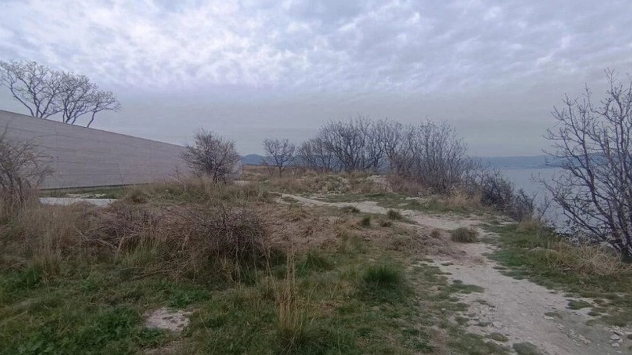 Главная картинка новости: Жители Мысхако обеспокоены строительством забора: законность действий под вопросом