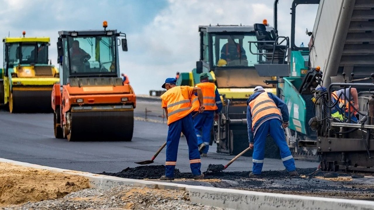 Главная картинка новости: К 2030 году в России построят более 50 объездных дорог, включая обход Новороссийска