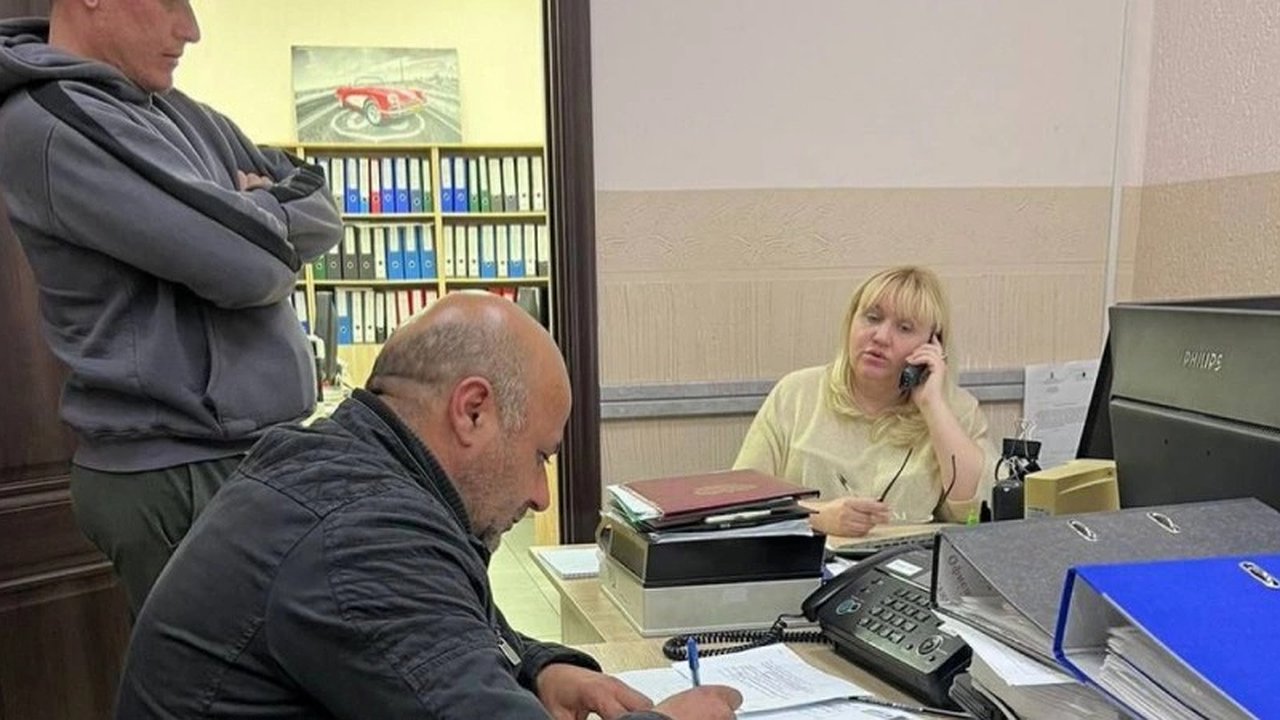 Главная картинка новости: Конфликт на 102-м маршруте: водитель автобуса рассказывает о столкновении с нетрезвыми пассажирами