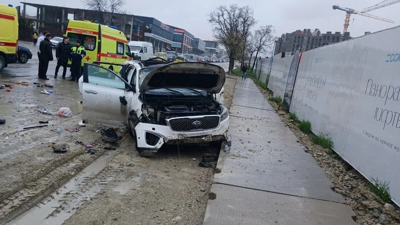 Главная картинка новости: Смертельное ДТП в Новороссийске: молодой водитель не справился с управлением