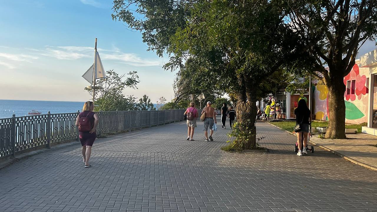 Главная картинка новости: На Пасху нас ждёт очередной выходной: россиянам сделали приятный подарок к празднику — можно планировать дачу