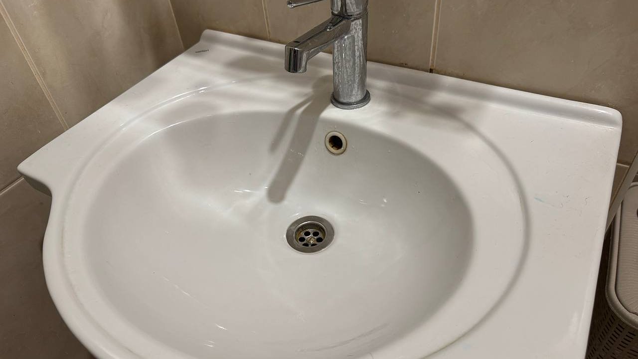 Главная картинка новости: С 25 апреля полностью будут запрещены раковины и краны: их придется заменить