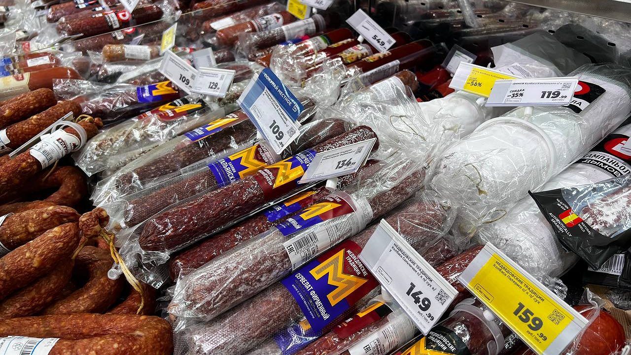 Главная картинка новости: 100% чистое мясо, никакой сои: в Роскачестве назвали лучшие марки колбас