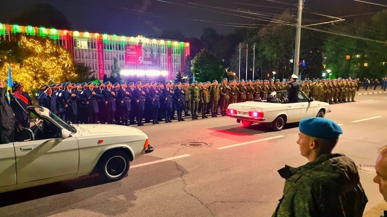 Главная картинка новости: Изменения в движении на время Парада Победы в Новороссийске