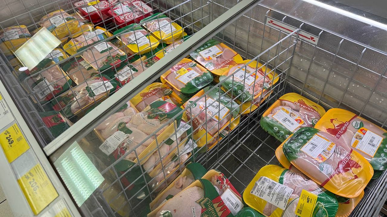 Главная картинка новости: Одна химия вместо мяса: эксперты Роскачества рассказали о худшем бренде куриного филе