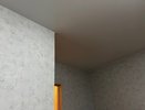 Весной  вводят запрет на установку натяжных потолков: их придется убрать