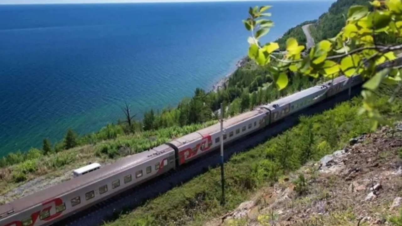 Главная картинка новости: Увеличение железнодорожных перевозок на Черноморских курортах с 1 мая 2025 года