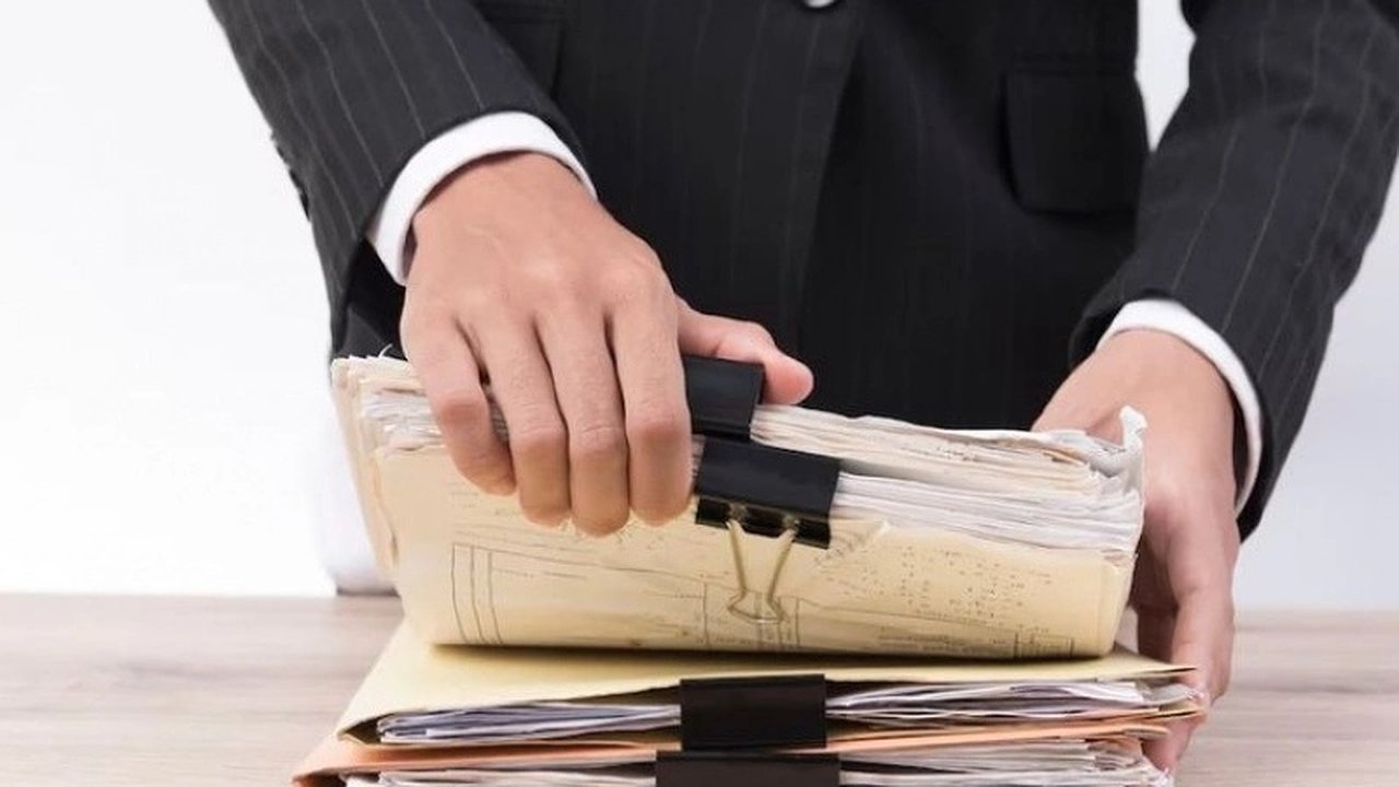 Главная картинка новости: Новые законодательные изменения в России с мая: что ждет граждан и бизнес