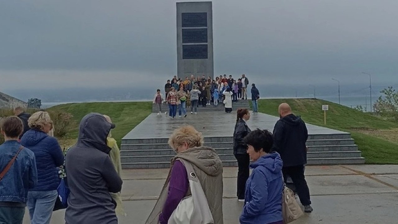 Главная картинка новости: В Новороссийске открыли обновленный памятник на мемориале «Малая Земля»