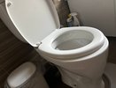 Почему запрещено держать открытой крышку унитаза. Запомните раз и навсегда