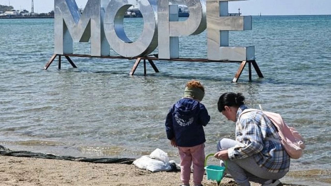 Главная картинка новости: Возобновление работы пляжей Анапы зависит от ликвидации мазутного загрязнения