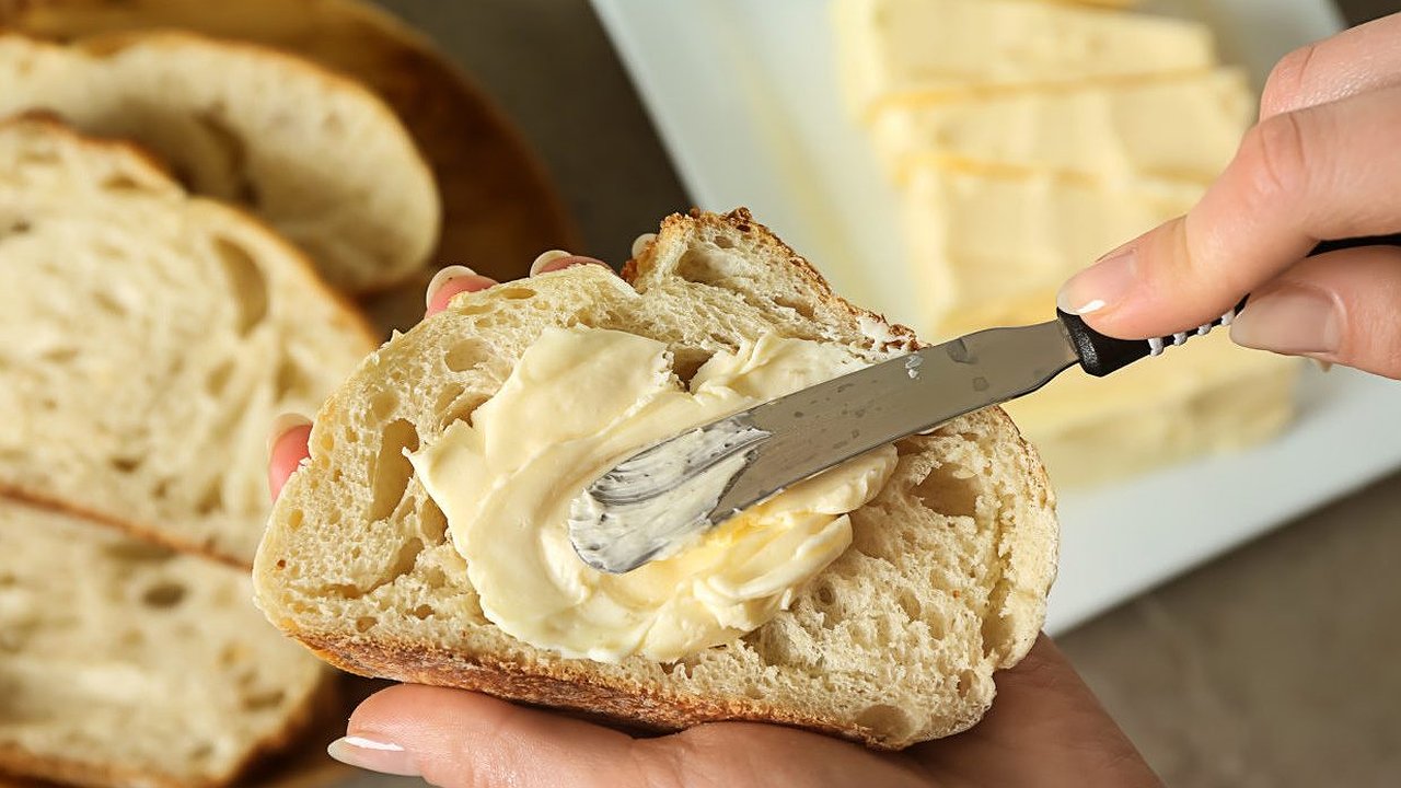 Главная картинка новости: Сливочная правда: ТОП-4 безопасных бренда масла и скрытые угрозы в вашем холодильнике