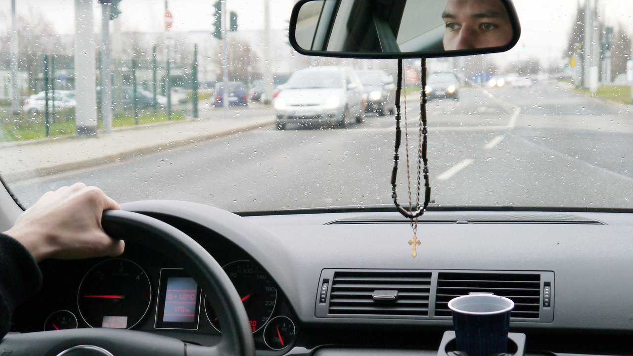 Главная картинка новости: С 1 июня – массовые штрафы 800₽: этот документ теперь обязателен в машине