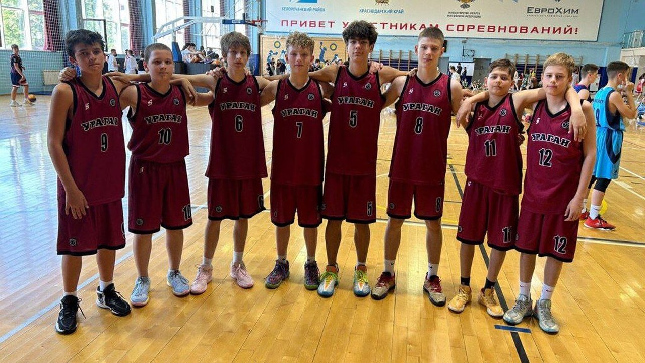 Главная картинка новости: Двойной успех: Новороссийские баскетболисты взяли серебро и бронзу на краевых турнирах по стритболу