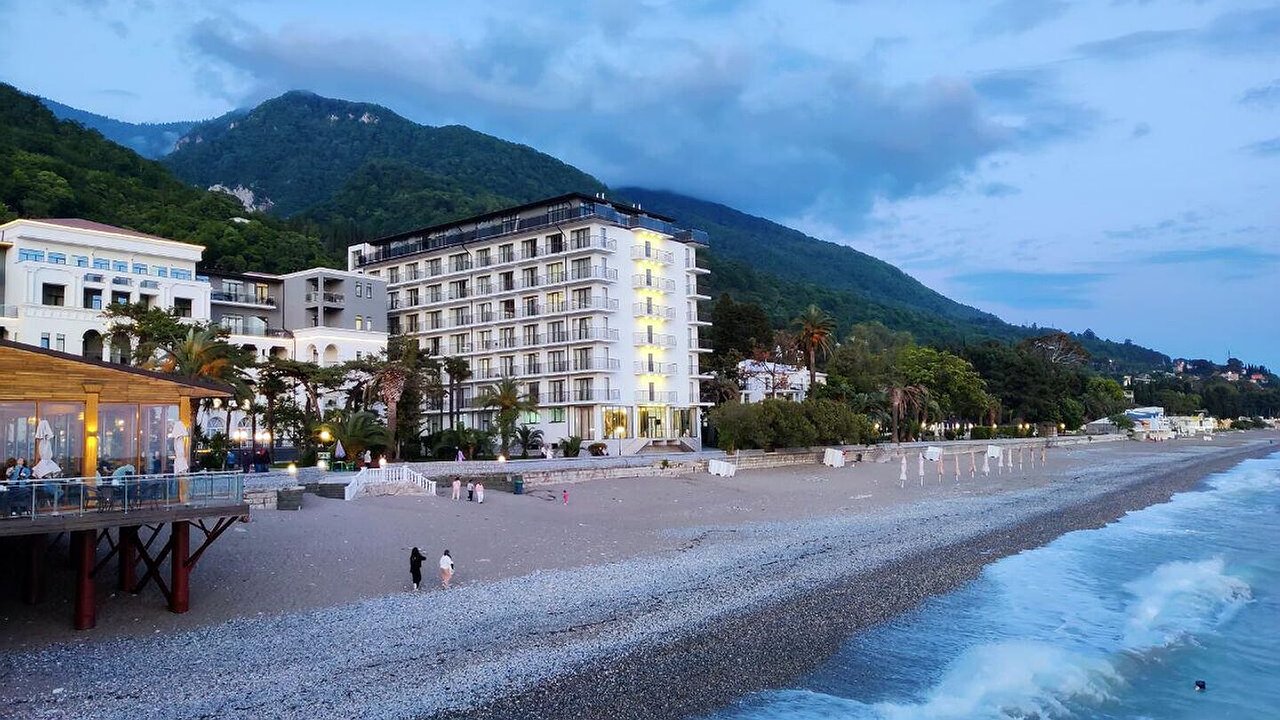 Главная картинка новости: "Гостеприимство, от которого бежишь без оглядки": честный крик души россиянина об Абхазии – не для слабонервных