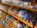 Яд в блестящем фантике: в Роскачестве назвали конфеты, которые запрещено давать детям