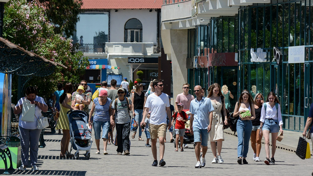 Главная картинка новости: Переехали на Чёрное море — не выдержали и полугода: в чём причина провала мечты