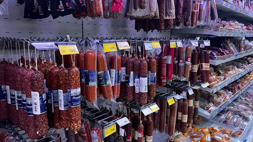 Главная картинка новости: Соя вместо мяса: какие колбасы попали в чёрный список Роскачества