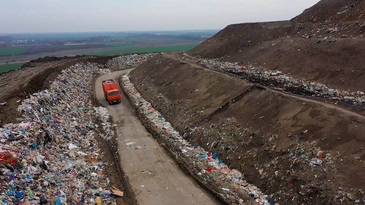 Главная картинка новости: Дорогу к новороссийскому полигону так и не отремонтируют: аукцион снова провалился