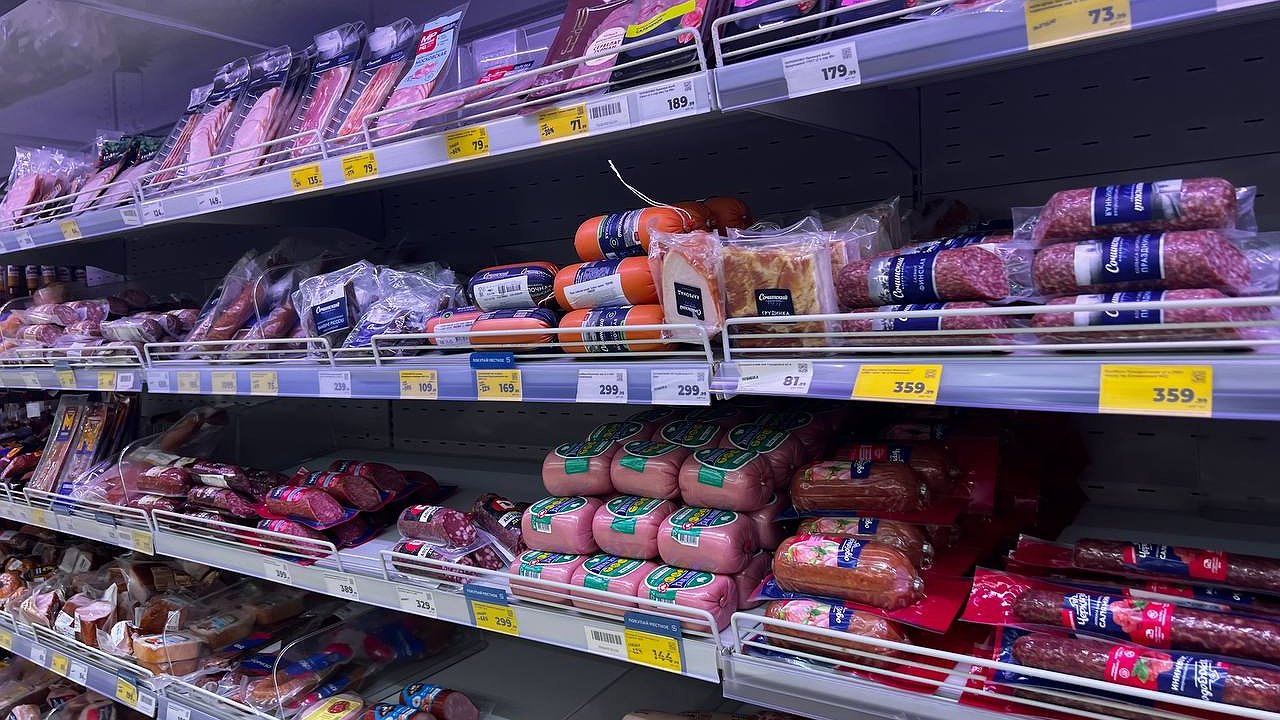 Главная картинка новости: Берите по 3 кило про запас: в этой колбасе - только 100% мясо и специи, идеальный вкус по бюджетной цене