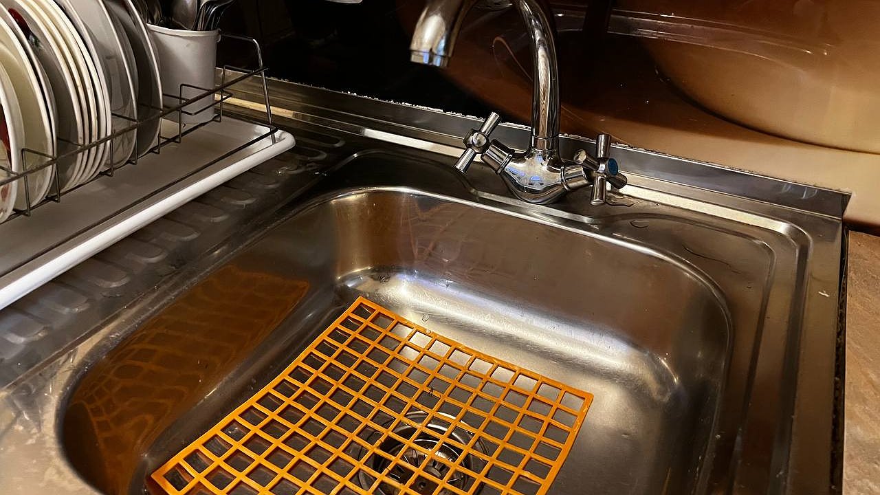 Главная картинка новости: Бабушкин метод работает: вода из-под крана станет даже чище, чем артезианская - фильтры не потребуются