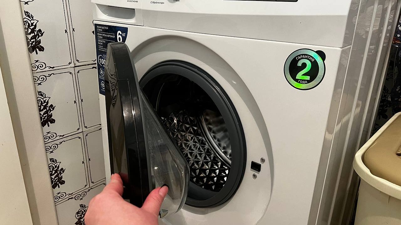 Главная картинка новости: Стиралка больше не прыгает по ванной: делюсь одной хитростью — научил опытный сантехник