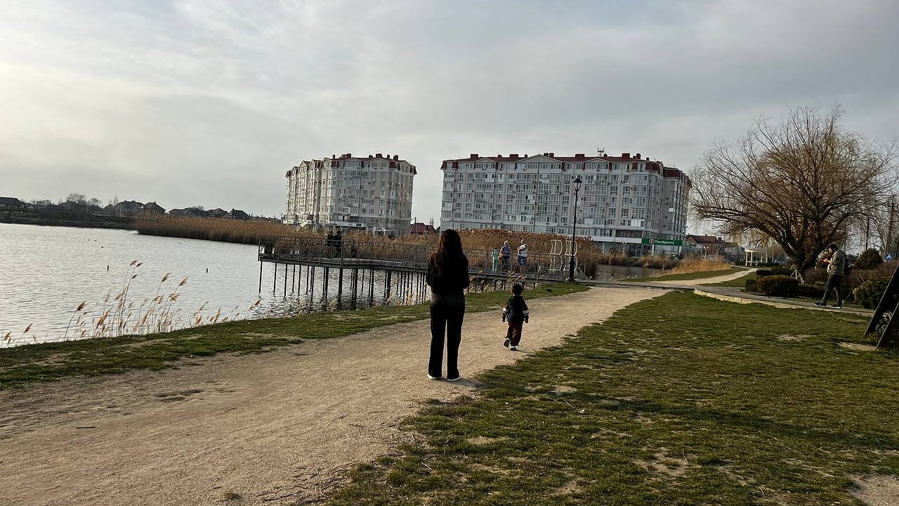 Главная картинка новости: Возвращение к ливням и грозам: Гидрометцентр изменил прогноз с 12 июня — снова нагрянут аномалии