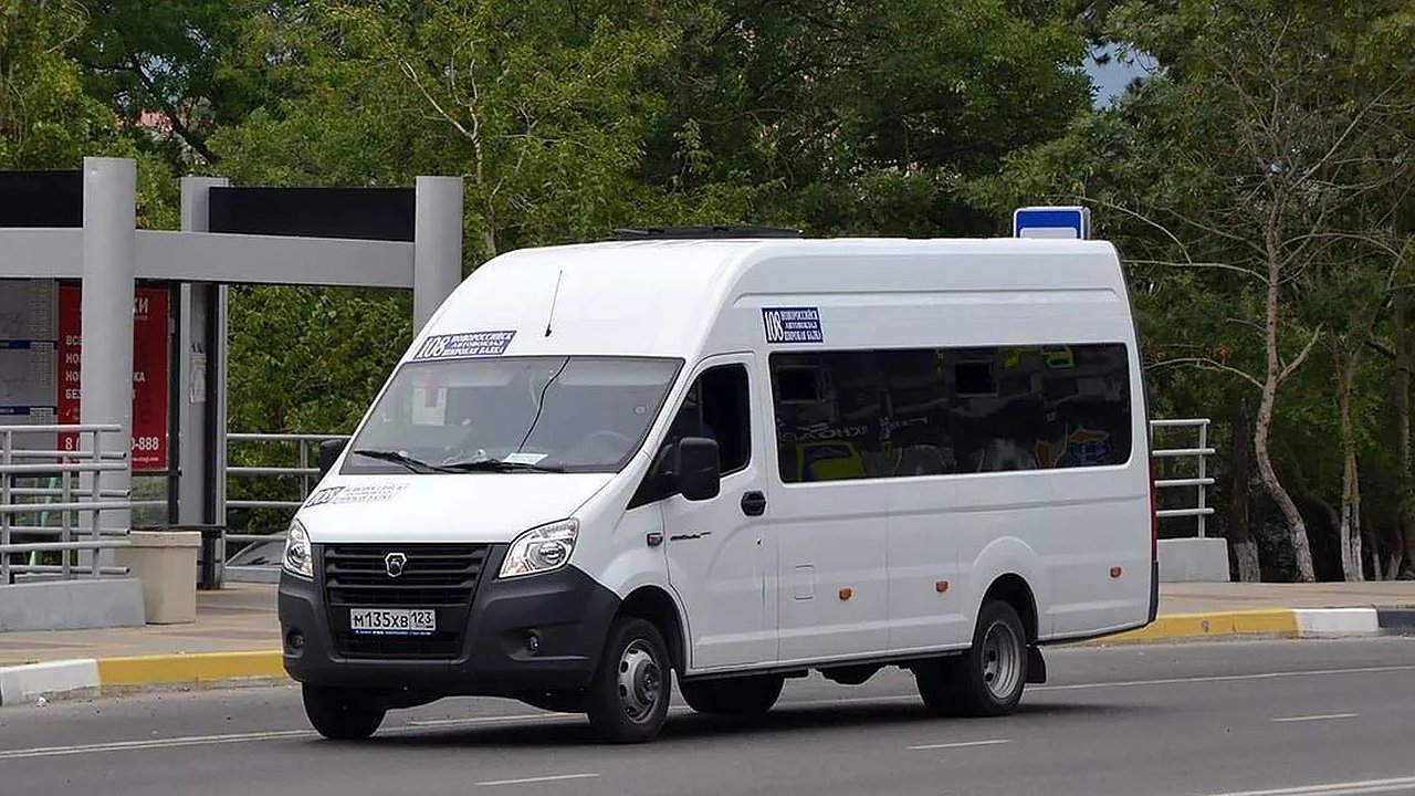 Главная картинка новости: В Новороссийске подорожает проезд в Широкую Балку, но маршрутки будут ходить чаще