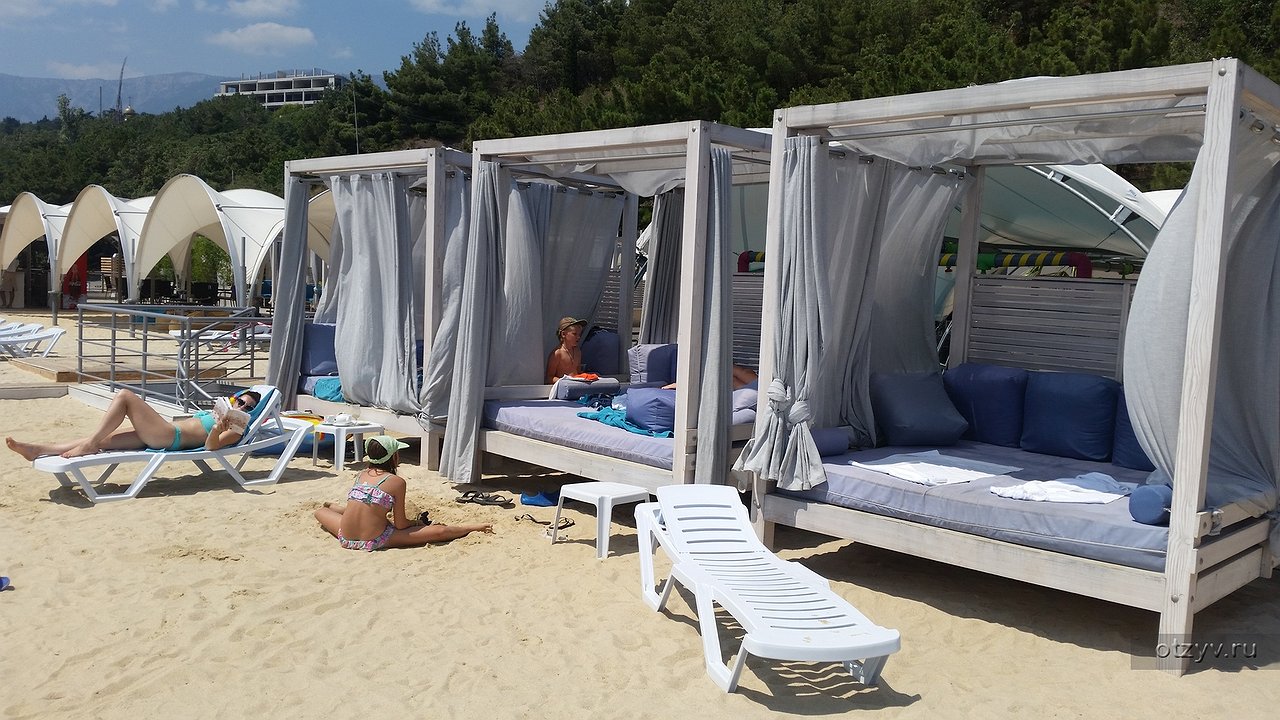 Главная картинка новости: Рай за копейки: почему все едут на этот старый курорт — море не хуже, чем за границей