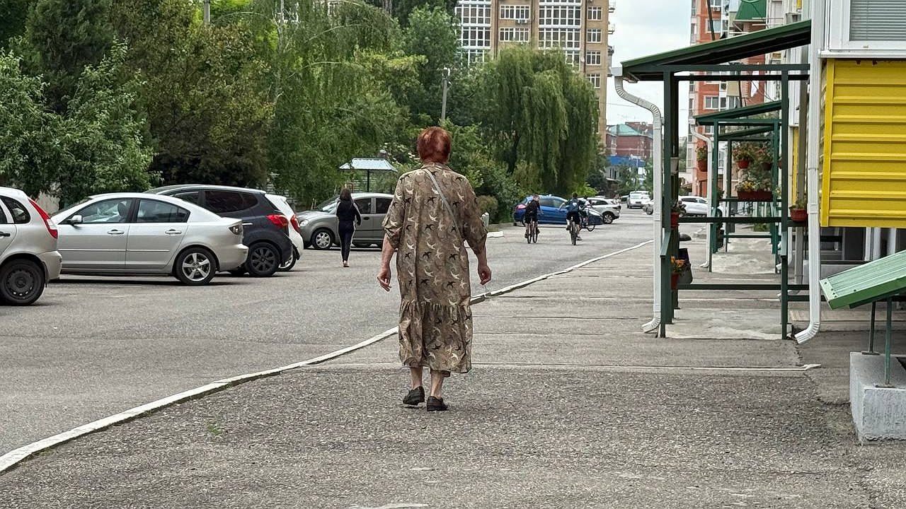 Главная картинка новости: Указ приняли тихо и быстро: пенсионный стаж у тех граждан, которые работали с 1991 по 2002 год, пересчитают