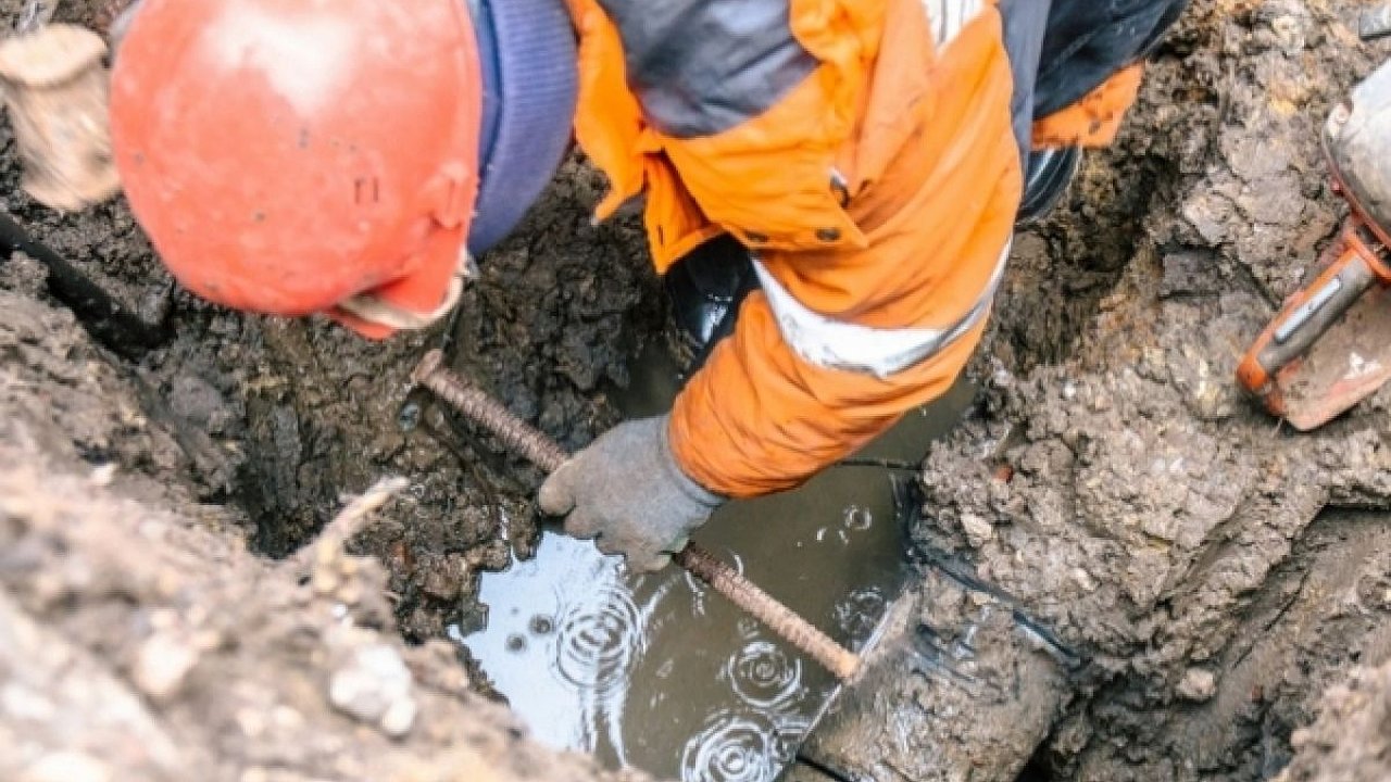 Главная картинка новости: 600 жителей Новороссийска остались без воды: сроки восстановления подачи