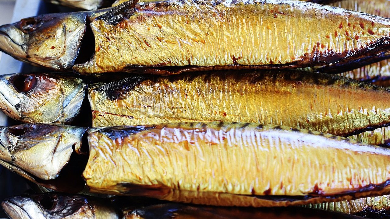 Главная картинка новости: Делаю каждые выходные: скумбрия получается вкуснее ресторанной красной рыбы