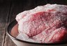 Миниатюра новости: Как быстро разморозить мясо без техники: народный метод