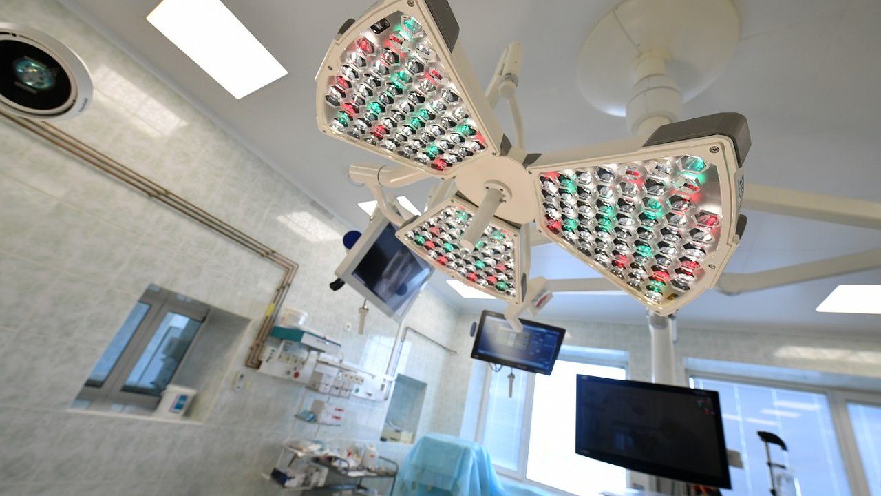 Главная картинка новости: Необычный случай в новороссийском госпитале: из желудка ребенка извлекли крупный волосяной ком