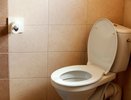 Горничные скрывают этот трюк годами: что происходит, когда чайный пакетик попадает в унитаз