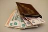 Миниатюра новости: Ваши деньги утекают: 4 опасные привычки, от которых нужно избавиться прямо сейчас