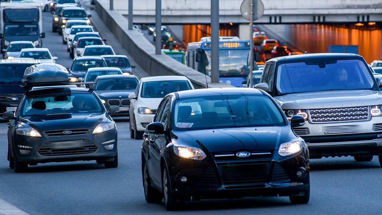 Главная картинка новости: Водителям категории «В» упростили получение новых прав — экзамены отменяются